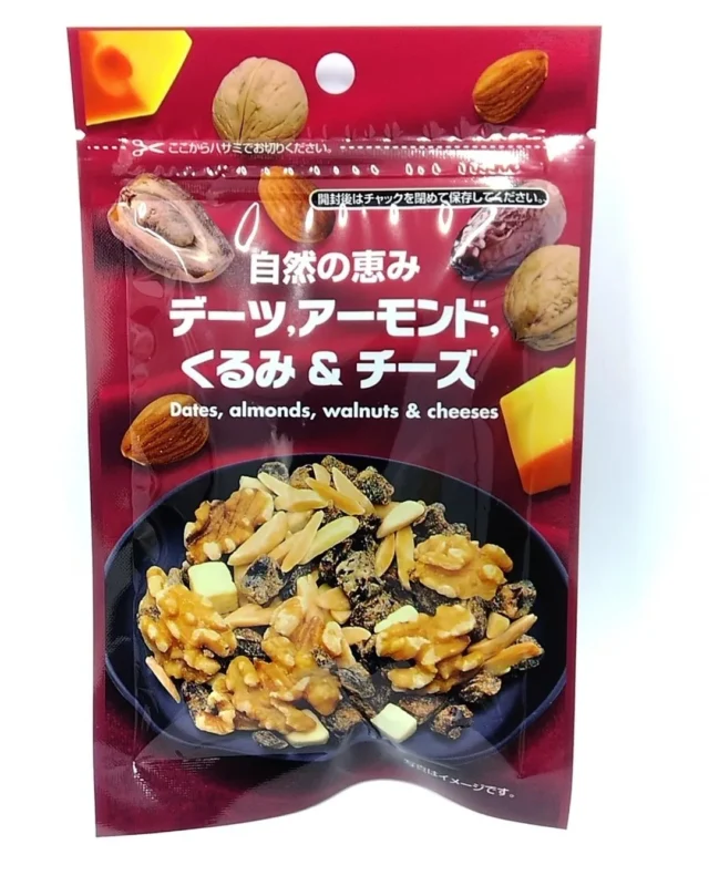 新商品
自然の恵み
デーツ、アーモンド、くるみ＆チーズ

スーパーフードと巷で言われてるデーツとナッツをミックスしました🙇🙇
チーズのアクセントが癖になります🙇🍻
事前試食会では最高評価でした🙇🙇
みな様に手にとって食べていただきたい商品です🙇
2月22日頃にファミリーマート様全国販売します🙇🧐

#マイナット新商品 #マイナット#マイナット野球部#デーツ#ミックスナッツ#黄金比#美味しい#癖になる#次回しいたけ#2月27日発売