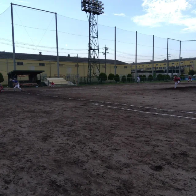 先日のオープン戦
マイナットvsエリートモンキーズ様
2-2　引き分け

いい内容の試合でした🥎
１０日から大会が始まるのでみんなで勝ちきりたいと思います🙇🥎

エリートモンキーズの皆様ありがとうございました🙇🥎

母校しっかり優勝してたし🎉

#マイナット#マイナット野球部#メンバー#若返り#ベテランも負けてられない#宣さんもまだ現役だし#暑さには勝てん