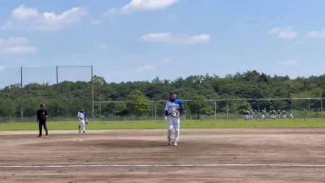 ZETTグランプリ　愛知県大会１回戦
マイナット　vs　GOLD  RAISE様
5-2　勝
雨で順延が続いてようやく公式戦１試合目
なんと両チームの得点が全てホームランて…🤣
バッテリー　大海→菊地ー川部

真夏の暑さの中、ホームラン２本打たれましたが2点に抑え、マイナットは５本ホームランって…創部以来初めての事！しかも世古口ではないっていう🥎🤭
次の試合みんな大振りにならないように…

勝ちは勝ち！！次も雰囲気良く試合するよ！
さぁいこー⤴️🥎

#マイナット#マイナット野球部#真夏の暑さ#ZETTグランプリ#熱中症注意#雰囲気良く#愛知県大会
#ホームラン