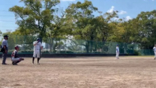 プライドジャパンドリームカップ愛知県予選
マイナットvsBC貝沼建設様
7-8　負け

1試合目のいい流れで2試合目も2回表で3-0でリードする！しかし、その裏に4点を返され逆転を許す…🥎
3回すぐ追いつき4-4のままタイブレークへ
福の走者一掃のスリーベースで勝ち越すも…
その裏にサヨナラ負け…
なんとも感情の浮き沈みが激しいゲーム🥎
油断はしてないものの、勝ちきれなければ上にはいけない…
みんなもそう感じたゲームだったと思います🥎🙇

最後の方の写真はマイナットの新商品ブロッコリーの芯を選手が買ってくれたのかな🫡一緒にパシャ📷️

9月2日にも新商品が発売されます🫡紅はるかの芋けんぴ
これは衝撃の旨さ🤭🤭ファミリーマートにて

#マイナット野球部#マイナット＃草野球#軟式野球高校#中京三連覇#平中監督おめでとうございます！#強すぎます
#勝ち方知ってるのは強い#それを選手が理解して日々練習してる#それもまた強い#伝統校あるある